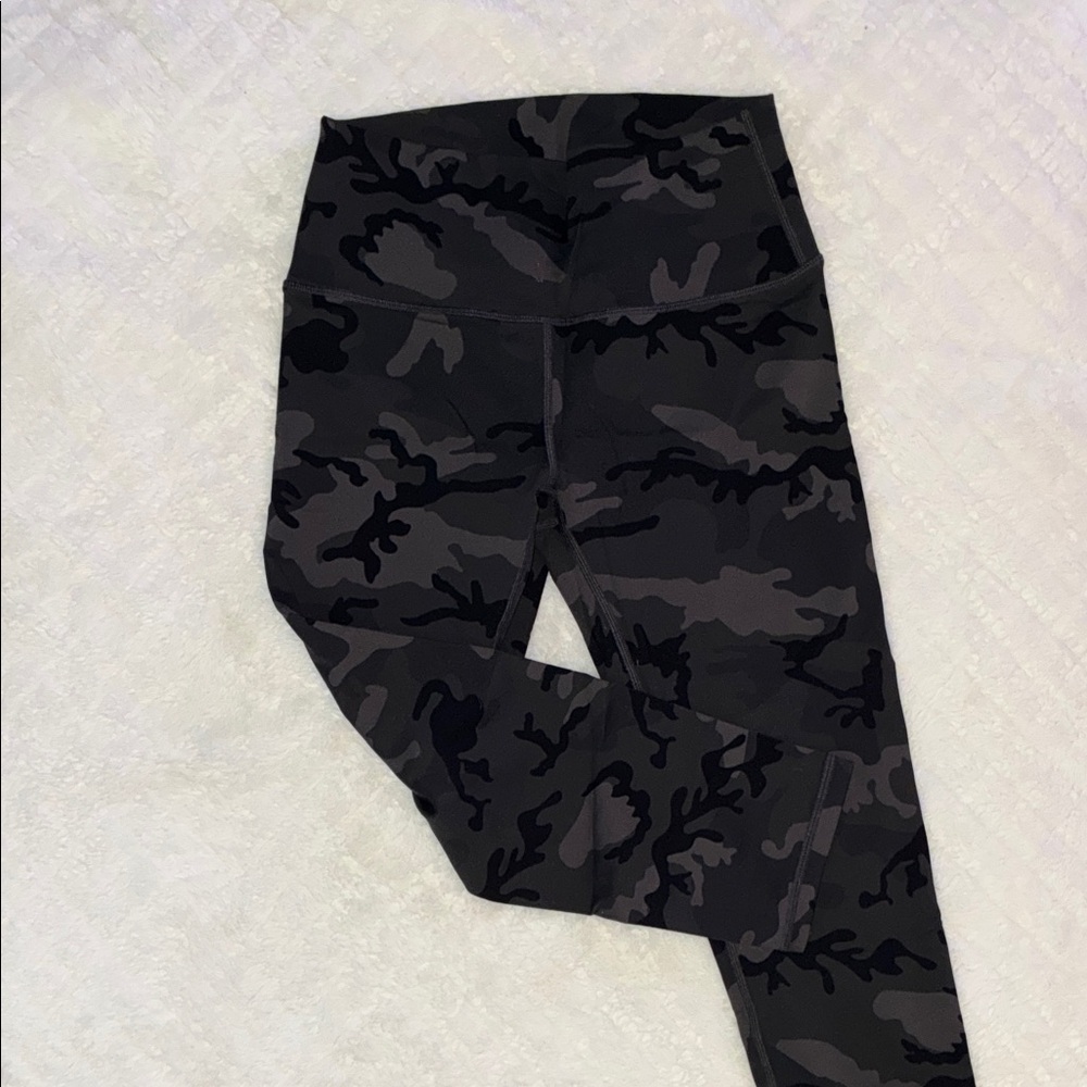 ZYIA Women’s Luxe Camouflage Leggings